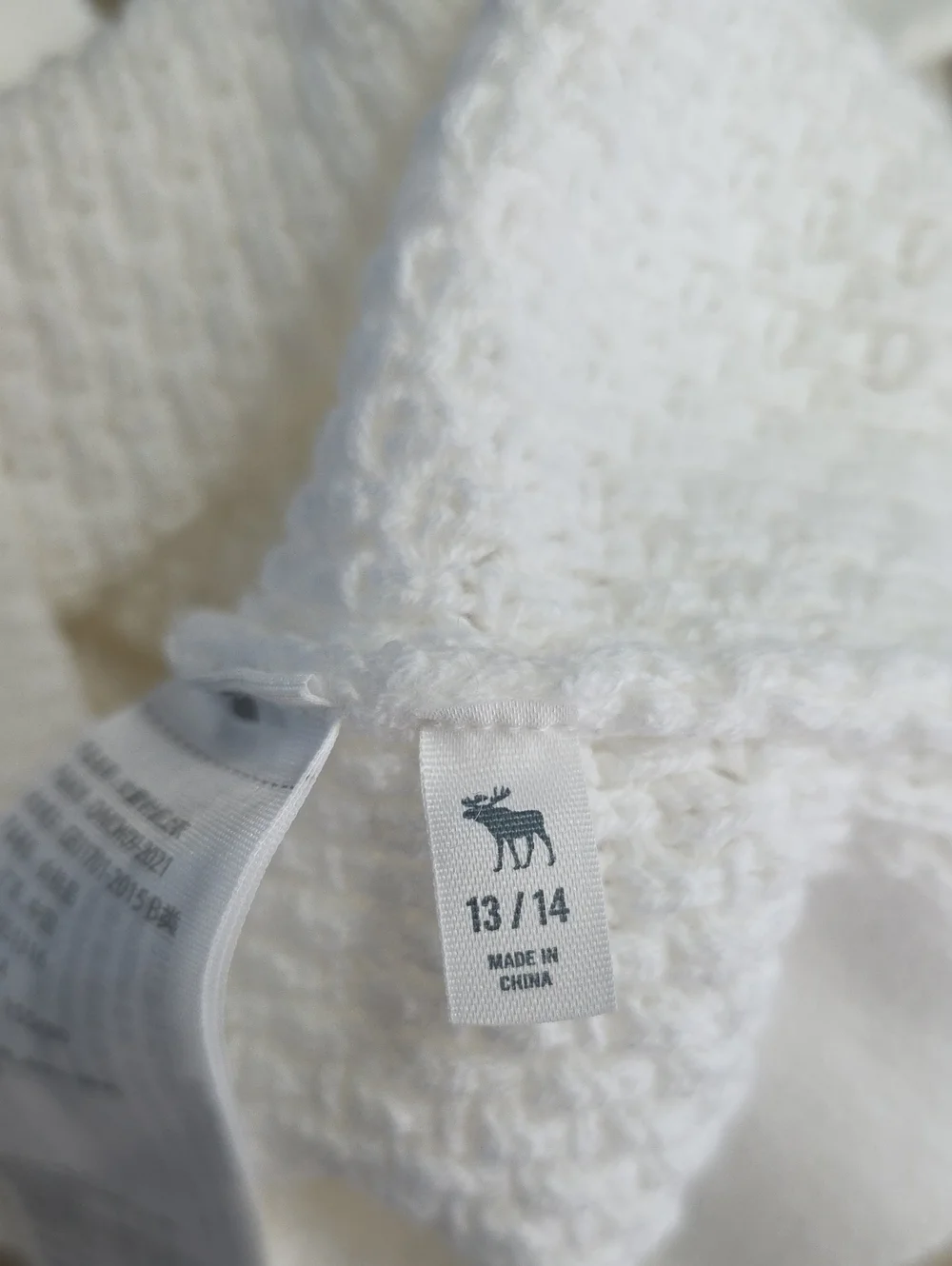 Abercrombie Kids- White Knit Tank Sweater. Size 13/14. NWT